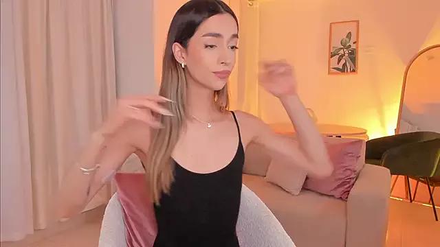 Emmavr from StripChat is Freechat
