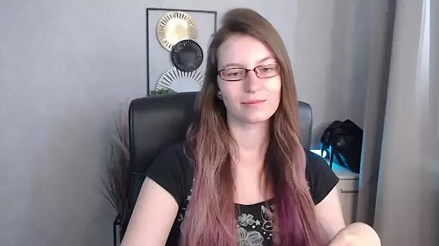 emmaxDelight from StripChat