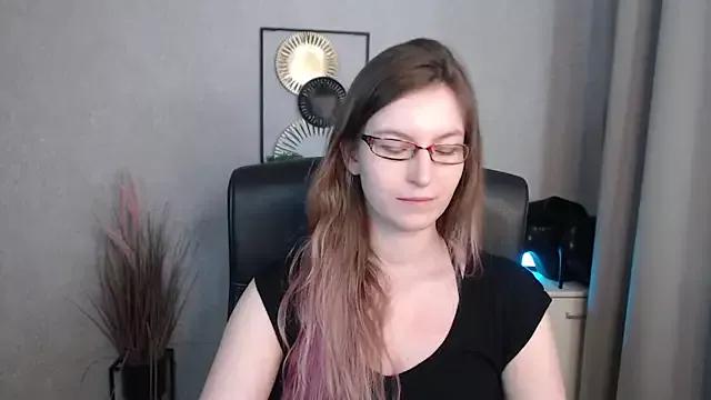 emmaxDelight from StripChat