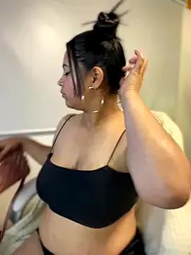 Emmi_boobs from StripChat is Freechat