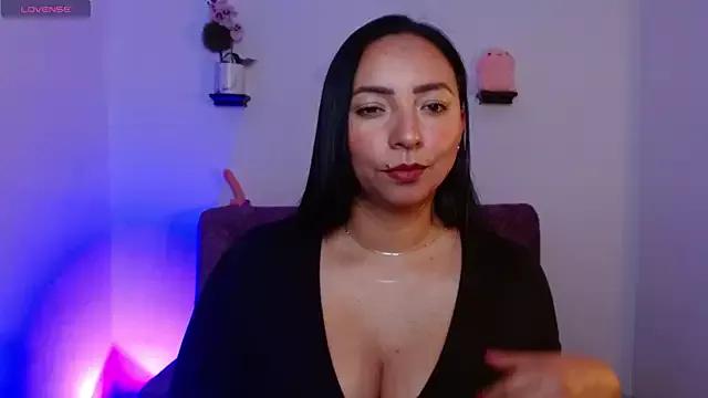 Emmi_Cam from StripChat is Freechat