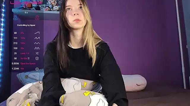 EmmieBlade from StripChat