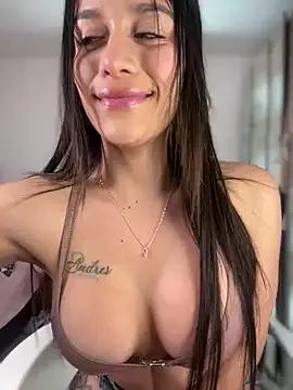 Photos of Emmily_19 from StripChat is Freechat