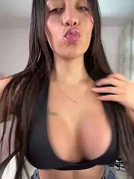 Emmily_19 from StripChat