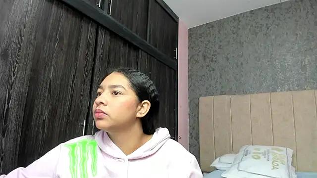 emmily_smith20 from StripChat