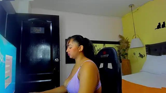 emmily_smith20 from StripChat