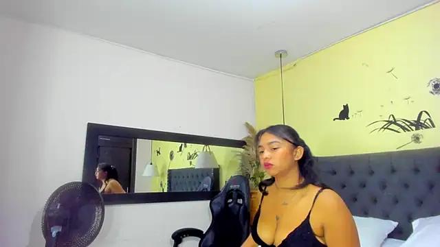 emmily_smith20 from StripChat