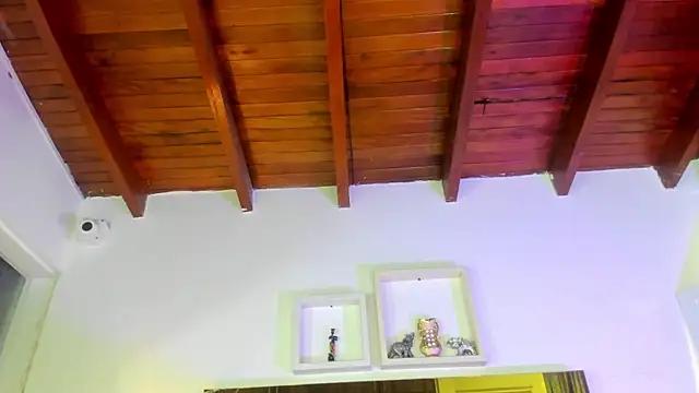 emmy_r from StripChat