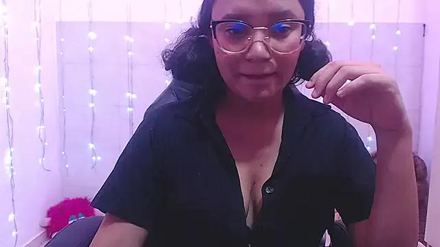 emmy_sm1 from StripChat is Freechat
