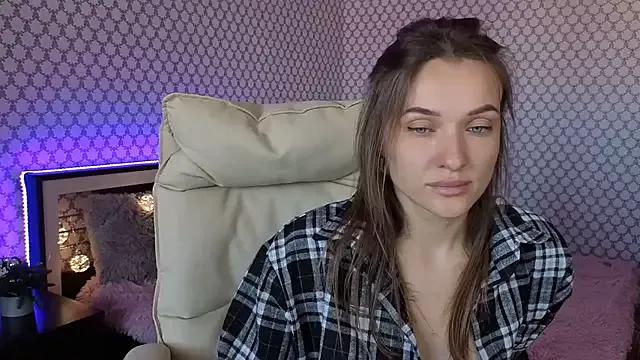 EmmySkyy from StripChat is Freechat