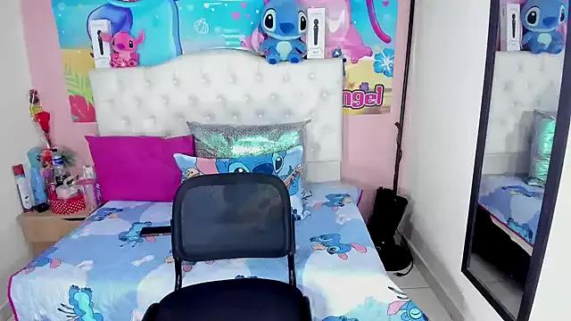 EmmySweett2 from StripChat