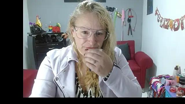 emperabigbootybigass from StripChat