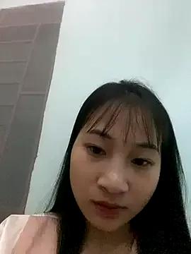 Emvy-xinh04 webcams show profile image 