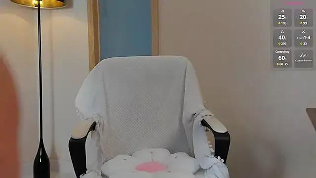 emydollyy from StripChat is Freechat