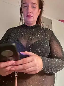 Engel_mia from StripChat