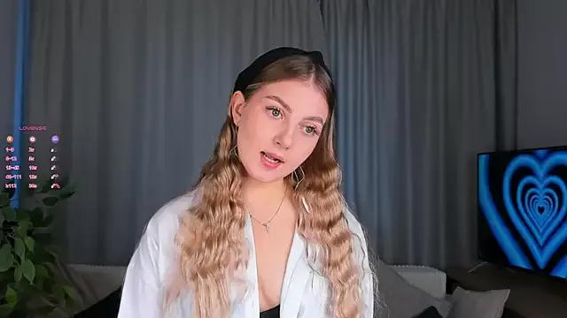 EngelBouler from StripChat