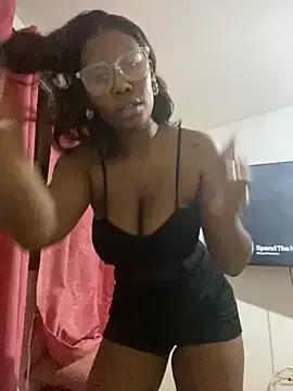 EroticAlanaa from StripChat is Freechat