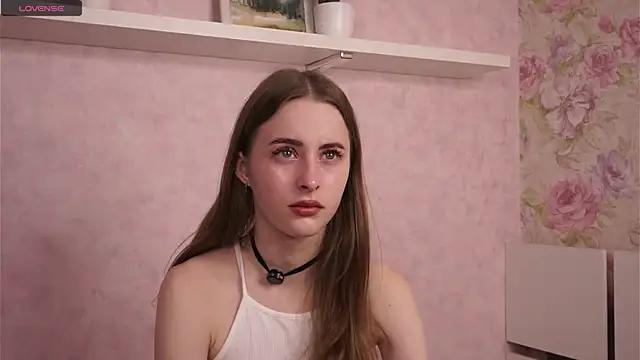 EsmeDainty from StripChat