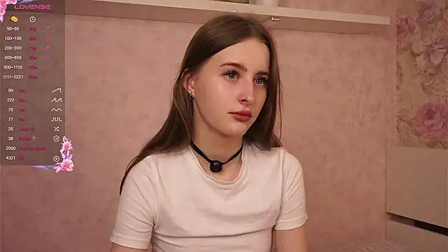 EsmeDainty from StripChat