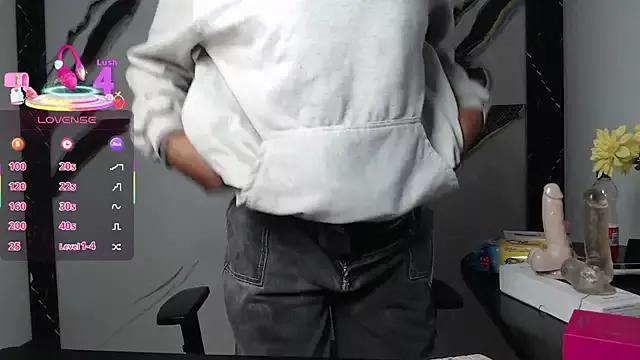 esmeralda-bk from StripChat