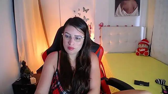 esmeraldaa230 from StripChat