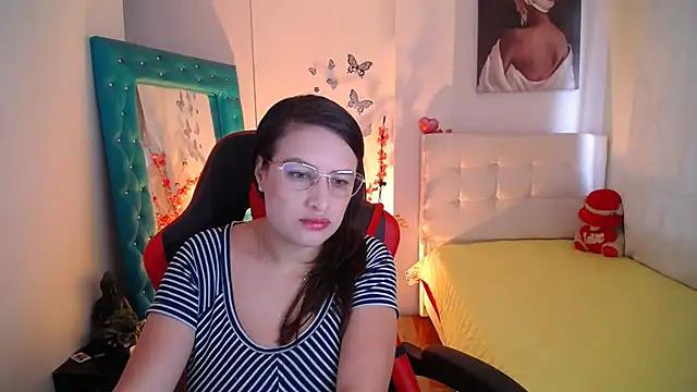 esmeraldaa230 from StripChat