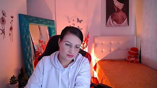 esmeraldaa230 from StripChat