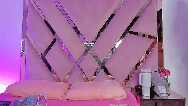 Esmeraldaht from StripChat