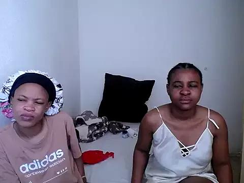 EssenceLovers from StripChat