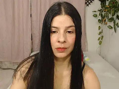 Estefani_32 from StripChat