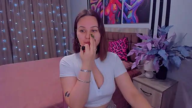 EsterLogan from StripChat