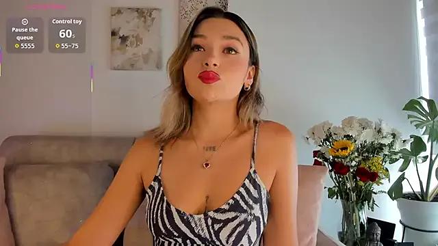 Estrer_collins from StripChat is Freechat