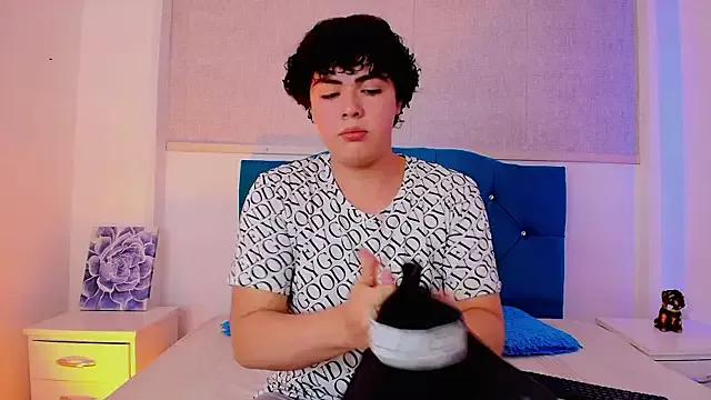 Ethan_Sinclair from StripChat is Freechat