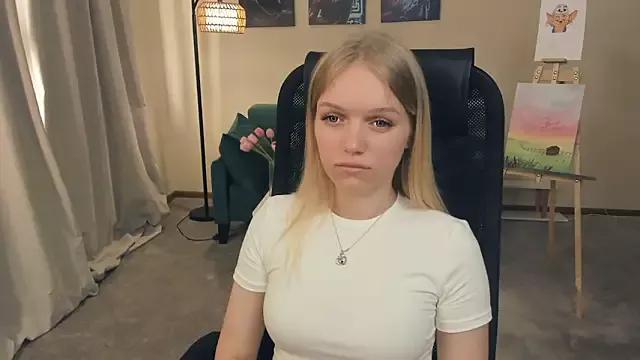 EttaLoose webcams show profile image 