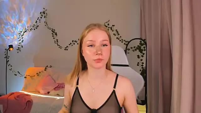Eva_Davi from StripChat is Freechat