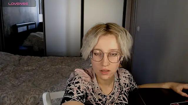 Eva_Lilac from StripChat is Freechat
