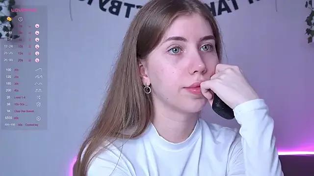 EvaAkins from StripChat