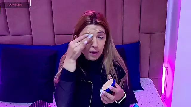 EvaaLovia1 from StripChat