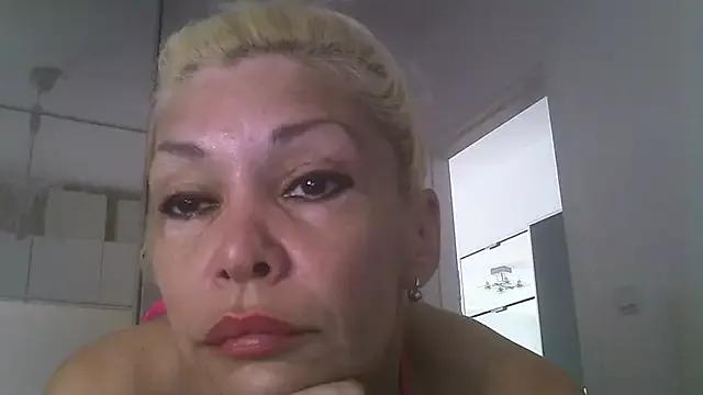 EvaaMina from StripChat