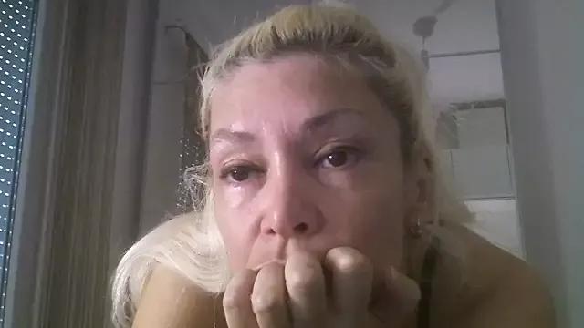 EvaaMina from StripChat