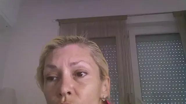 EvaaMina from StripChat