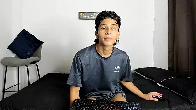 evanscollins from StripChat is Freechat