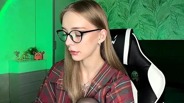 EvaPeace webcams show profile image 