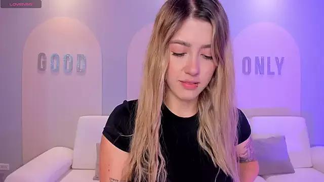 EveBensonX from StripChat