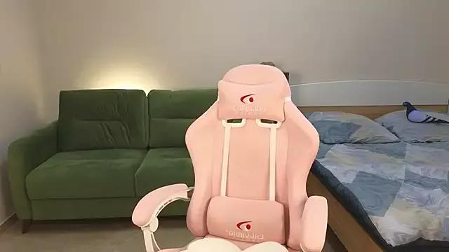 Eveleen_Soleen from StripChat
