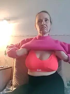 Evelina_cute from StripChat