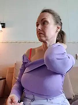 Evelina_cute from StripChat