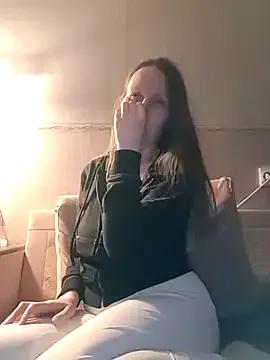 Evelina_cute from StripChat