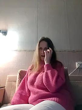 Evelina_cute from StripChat
