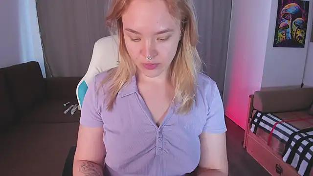 EvelinaDarling from StripChat